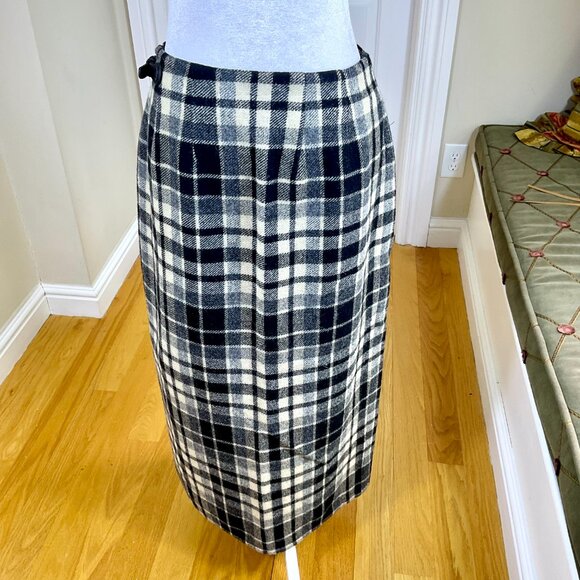 Eddie Bauer Skirt Wool Plaid Maxi Black Cream Wrap Fringe Leather Buckle (10) - Picture 4 of 9